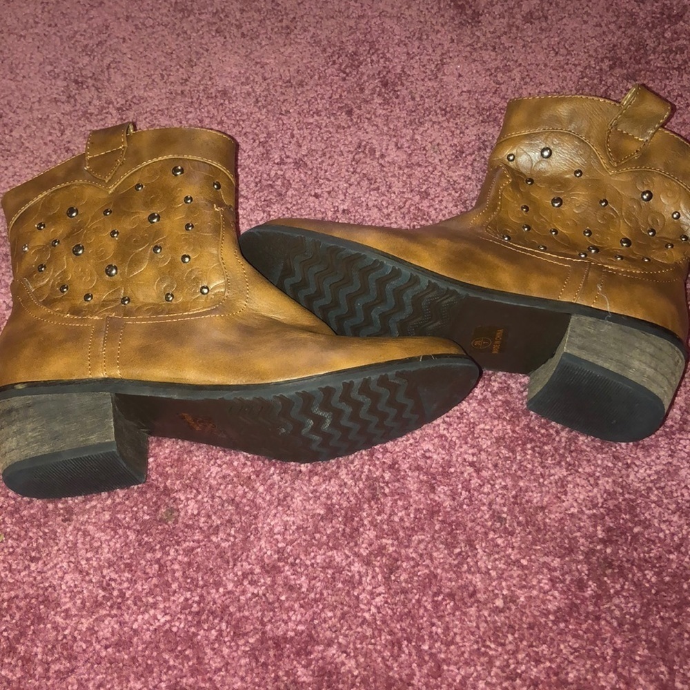 Reneeze Boots (read description)